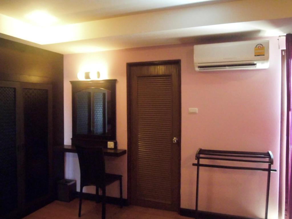 Hotel Baan Chalelarn HHQ Habitación foto
